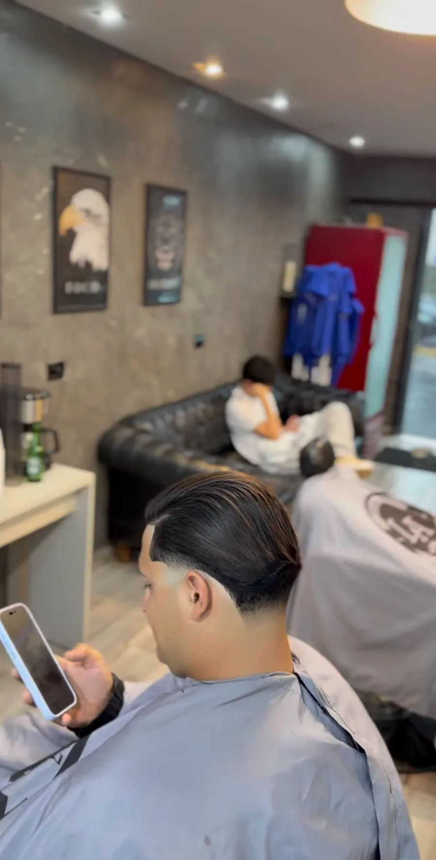 Degradê com cabelo penteado para trás